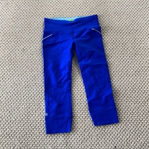 Athleta blue cropped leggings.